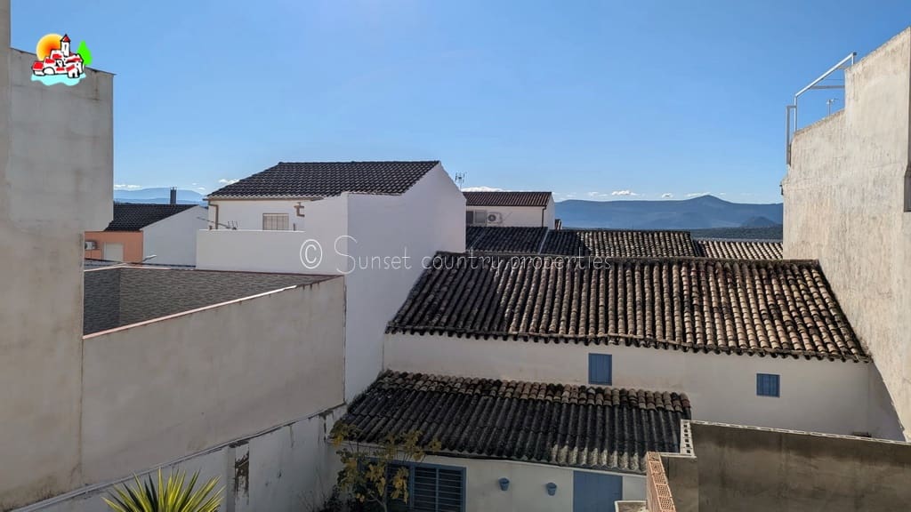 6 bedroom Townhouse for sale in Rute with garage - € 189,900 (Ref: 9502913)