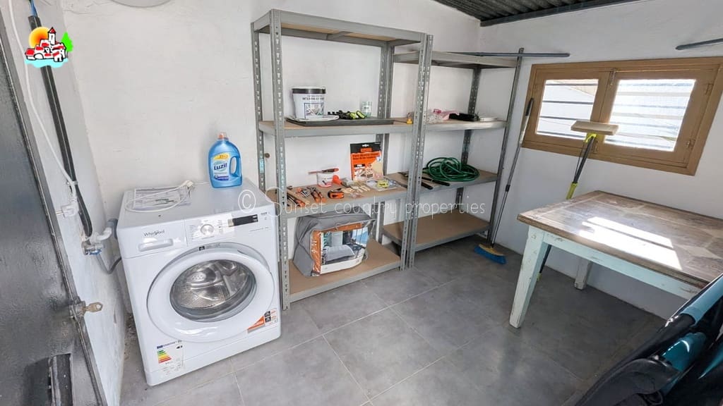 6 bedroom Townhouse for sale in Rute with garage - € 189,900 (Ref: 9502913)