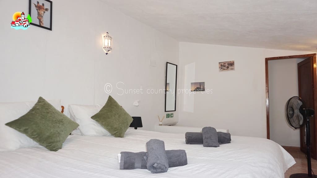 5 chambre Finca/Maison de Campagne à vendre à Iznajar - 225 000 € (Ref: 9642872)