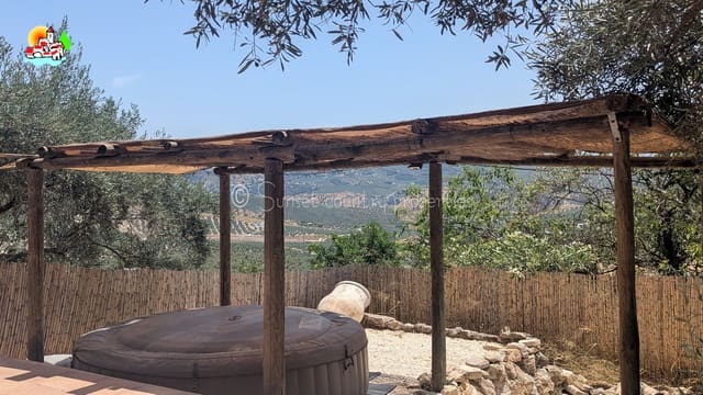 5 chambre Finca/Maison de Campagne à vendre à Iznájar - 225 000 € (Ref: 9642872)
