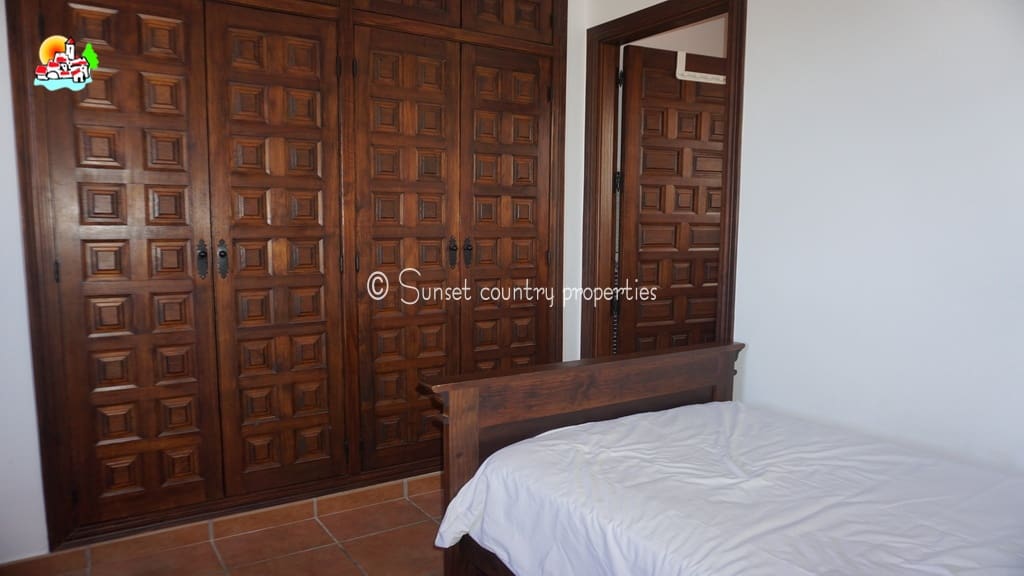 5 sovrum Finca/Hus på landet till salu i Iznajar med pool garage - 695 000 € (Ref: 9688456)