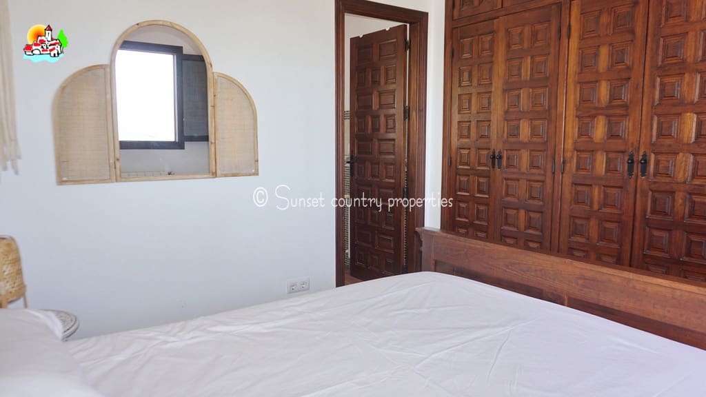 5 sovrum Finca/Hus på landet till salu i Iznajar med pool garage - 695 000 € (Ref: 9688456)