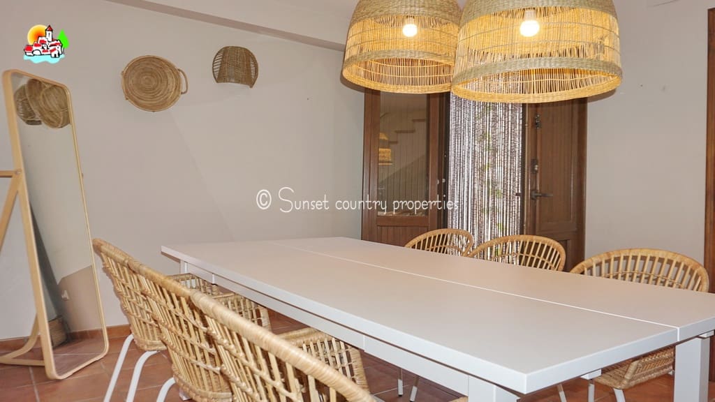 5 sovrum Finca/Hus på landet till salu i Iznajar med pool garage - 695 000 € (Ref: 9688456)