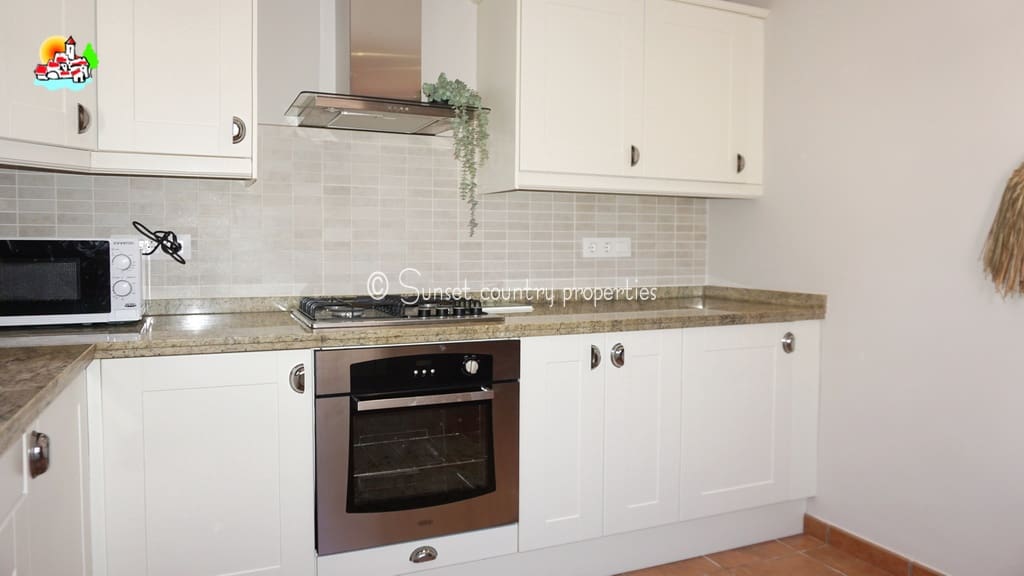 5 sovrum Finca/Hus på landet till salu i Iznajar med pool garage - 695 000 € (Ref: 9688456)