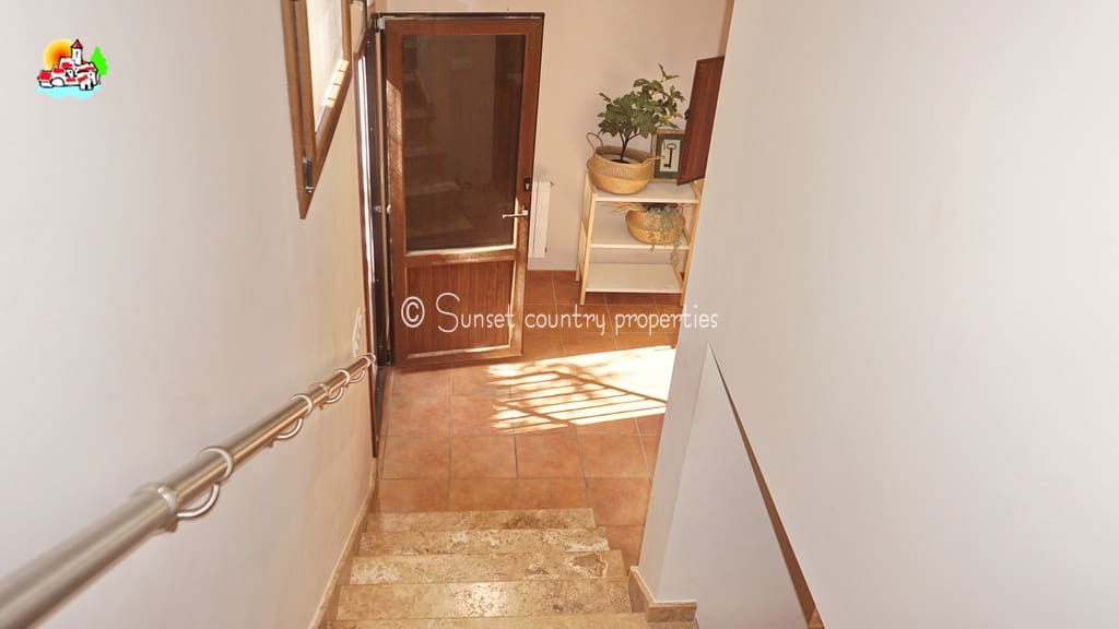 5 sovrum Finca/Hus på landet till salu i Iznajar med pool garage - 695 000 € (Ref: 9688456)