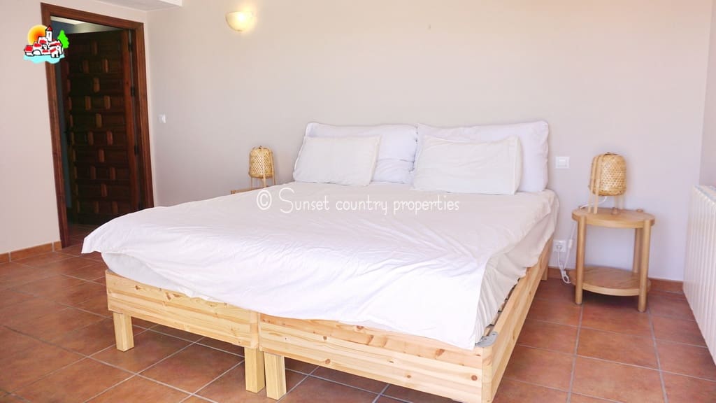 5 sovrum Finca/Hus på landet till salu i Iznajar med pool garage - 695 000 € (Ref: 9688456)