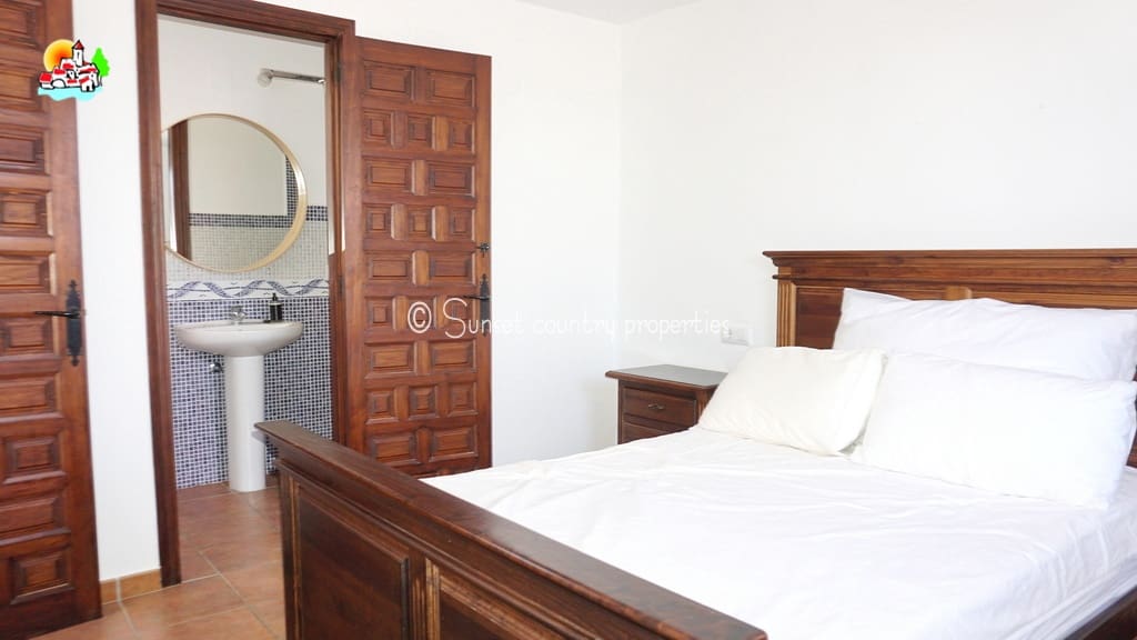 5 sovrum Finca/Hus på landet till salu i Iznajar med pool garage - 695 000 € (Ref: 9688456)