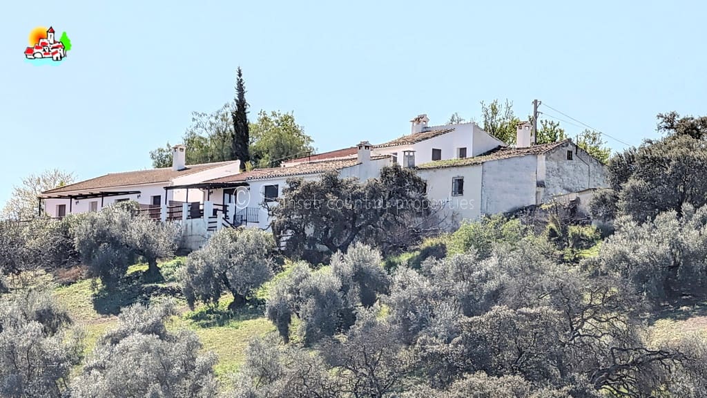 5 sovrum Finca/Hus på landet till salu i Iznajar med pool garage - 695 000 € (Ref: 9688456)