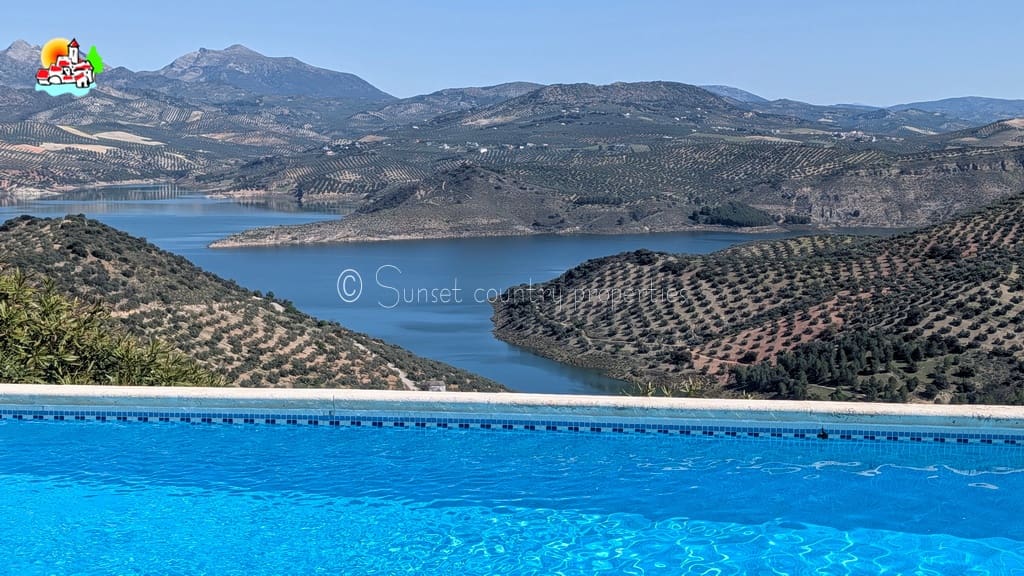 5 sovrum Finca/Hus på landet till salu i Iznajar med pool garage - 695 000 € (Ref: 9688456)