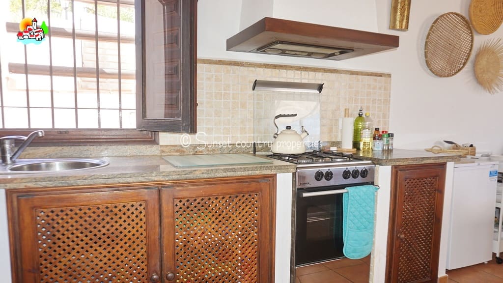 5 sovrum Finca/Hus på landet till salu i Iznajar med pool garage - 695 000 € (Ref: 9688456)