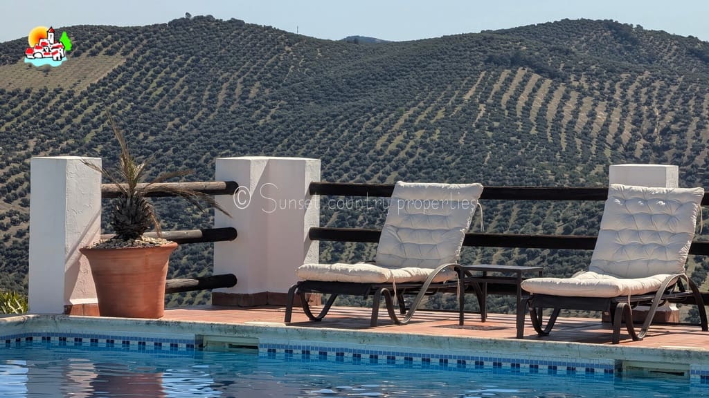 5 sovrum Finca/Hus på landet till salu i Iznajar med pool garage - 695 000 € (Ref: 9688456)