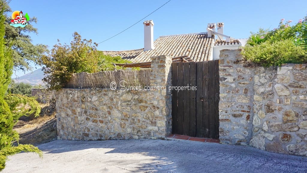 5 sovrum Finca/Hus på landet till salu i Iznajar med pool garage - 695 000 € (Ref: 9688456)