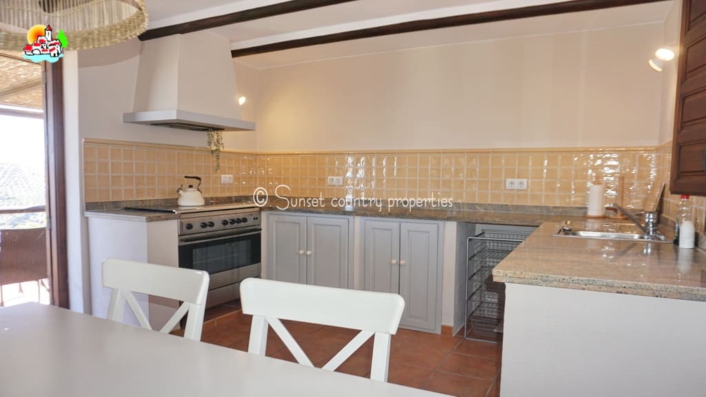 5 sovrum Finca/Hus på landet till salu i Iznajar med pool garage - 695 000 € (Ref: 9688456)