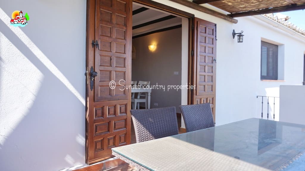 5 sovrum Finca/Hus på landet till salu i Iznajar med pool garage - 695 000 € (Ref: 9688456)