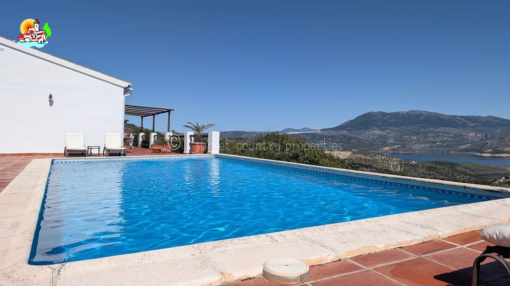 5 sovrum Finca/Hus på landet till salu i Iznajar med pool garage - 695 000 € (Ref: 9688456)