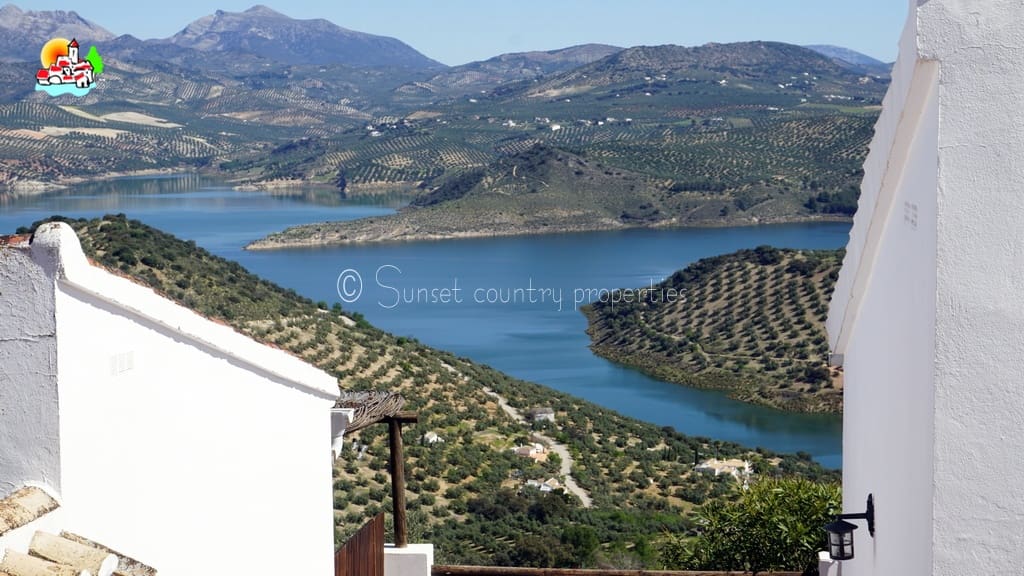 5 sovrum Finca/Hus på landet till salu i Iznajar med pool garage - 695 000 € (Ref: 9688456)