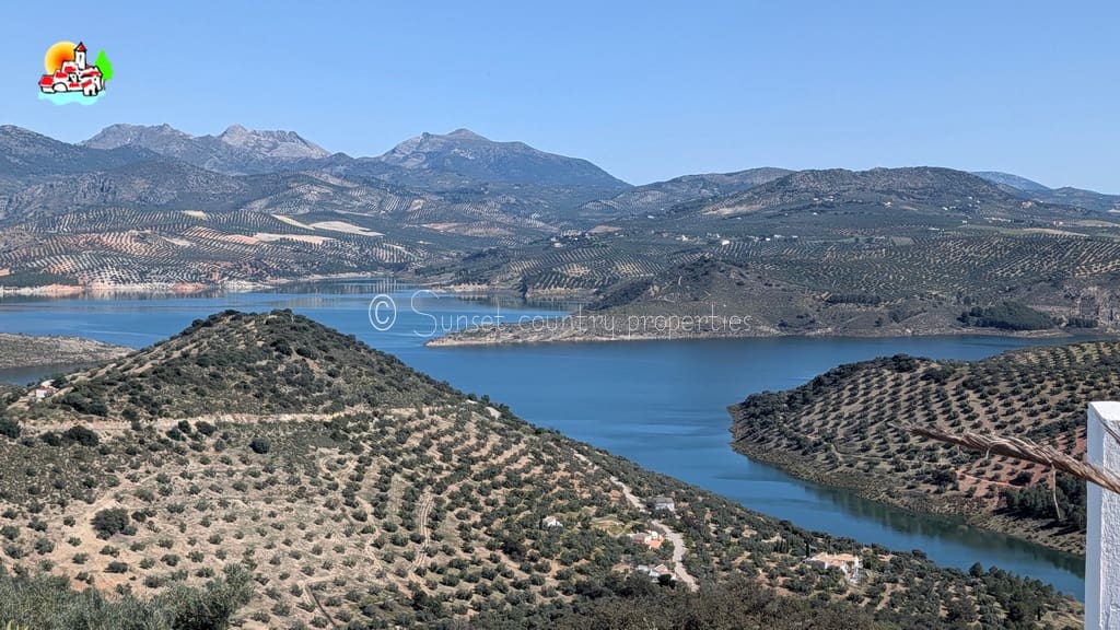 5 sovrum Finca/Hus på landet till salu i Iznajar med pool garage - 695 000 € (Ref: 9688456)