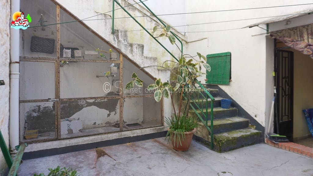 4 bedroom Townhouse for sale in Archidona - € 145,000 (Ref: 9714151)