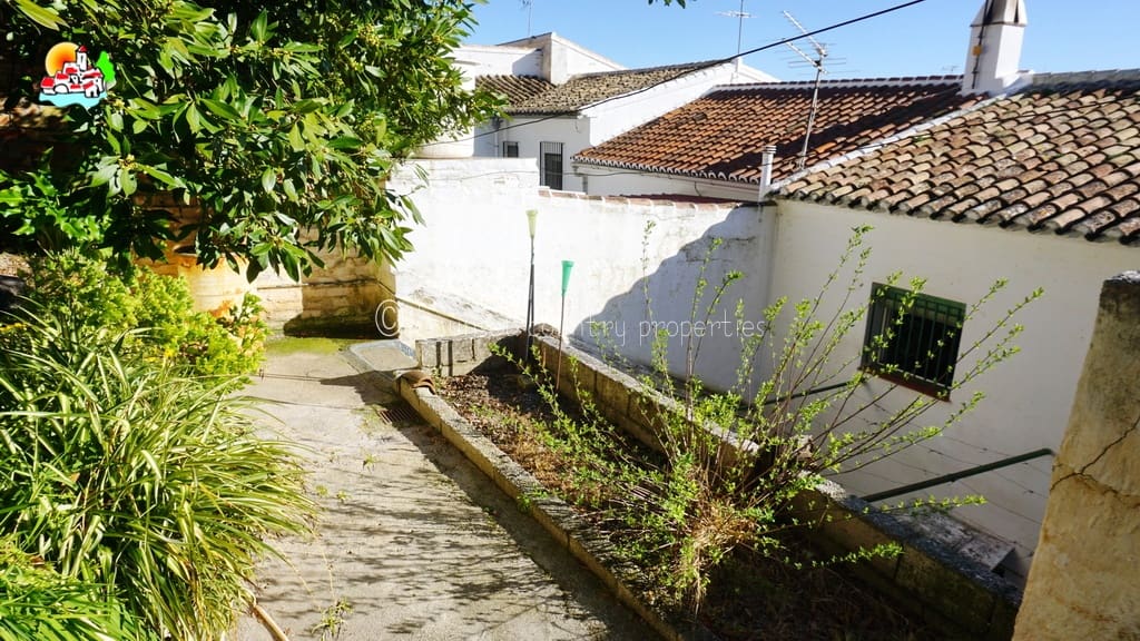 4 bedroom Townhouse for sale in Archidona - € 145,000 (Ref: 9714151)