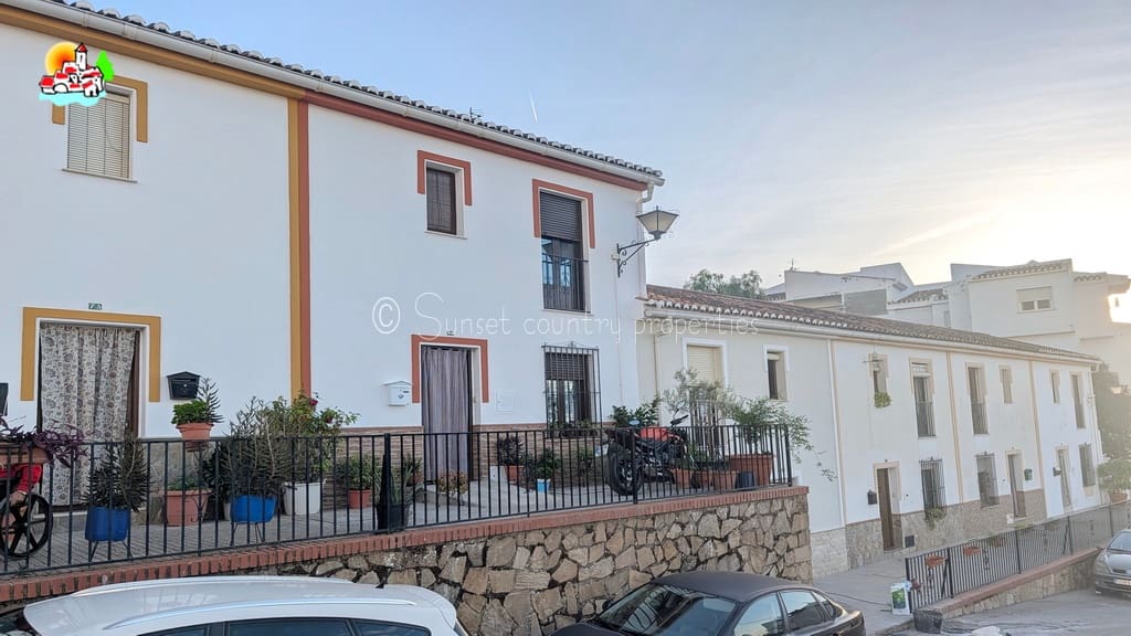 3 bedroom Townhouse for sale in Archidona - € 134,000 (Ref: 9714152)