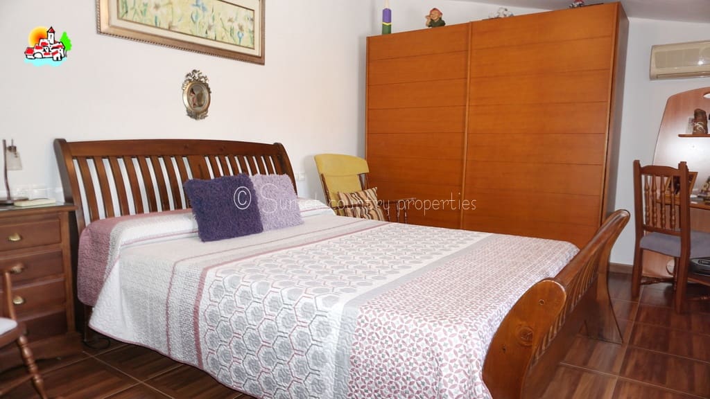 3 bedroom Townhouse for sale in Archidona - € 134,000 (Ref: 9714152)