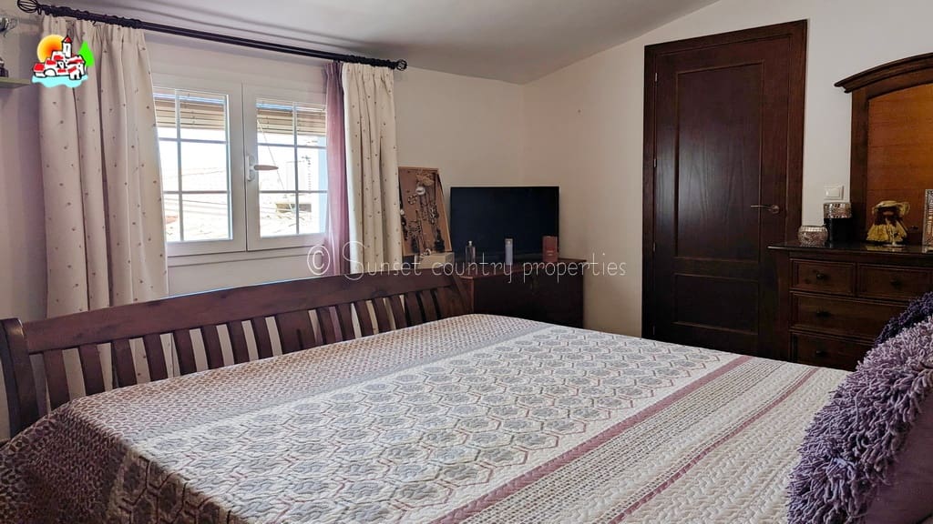 3 bedroom Townhouse for sale in Archidona - € 134,000 (Ref: 9714152)