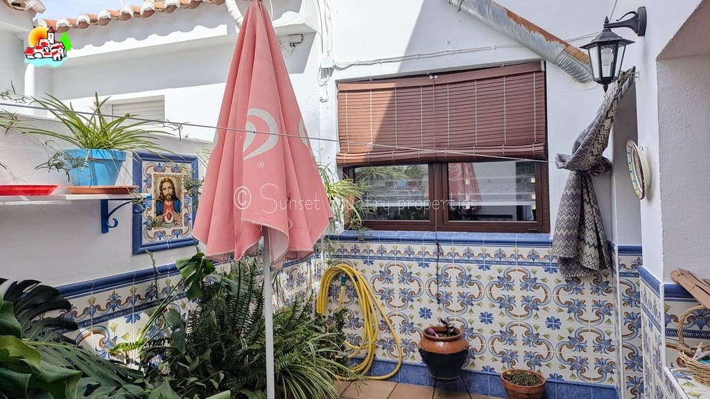 3 bedroom Townhouse for sale in Archidona - € 134,000 (Ref: 9714152)