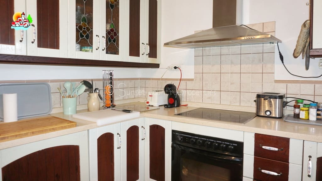 3 soveværelse Finca/Landehus til salg i Iznajar med garage - € 269.000 (Ref: 9747133)