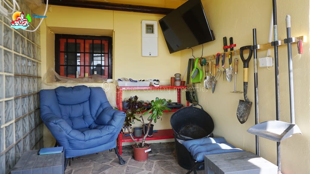 3 soveværelse Finca/Landehus til salg i Iznajar med garage - € 269.000 (Ref: 9747133)