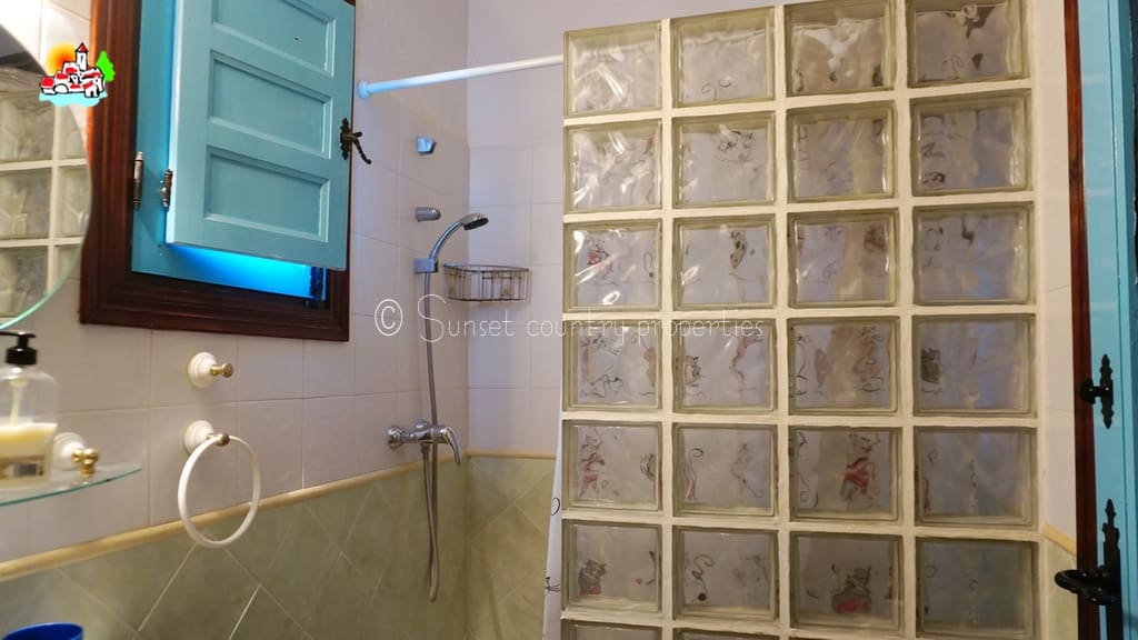 3 soveværelse Finca/Landehus til salg i Iznajar med garage - € 269.000 (Ref: 9747133)