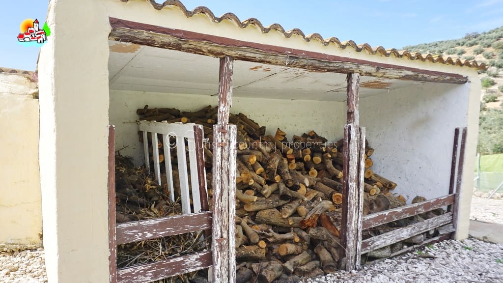 3 soveværelse Finca/Landehus til salg i Iznajar med garage - € 269.000 (Ref: 9747133)