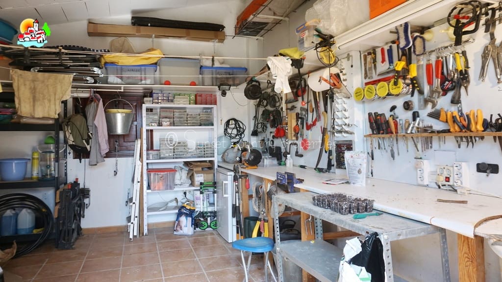 3 soveværelse Finca/Landehus til salg i Iznajar med garage - € 269.000 (Ref: 9747133)