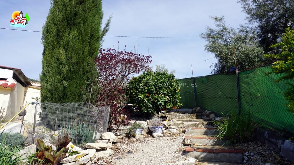 3 soveværelse Finca/Landehus til salg i Iznajar med garage - € 269.000 (Ref: 9747133)