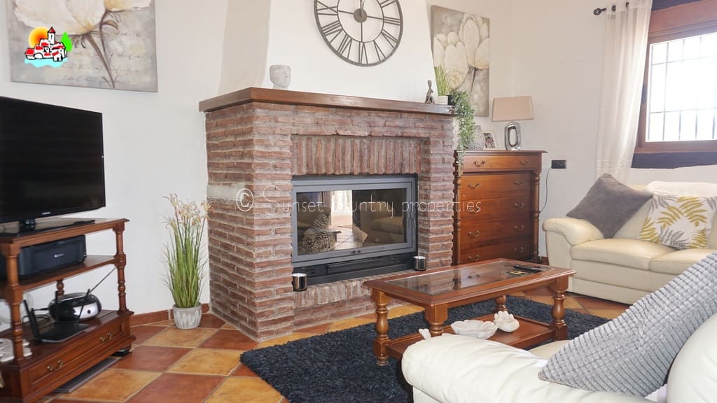 3 soveværelse Bungalow til salg i Loja med swimmingpool garage - € 224.950 (Ref: 9747362)