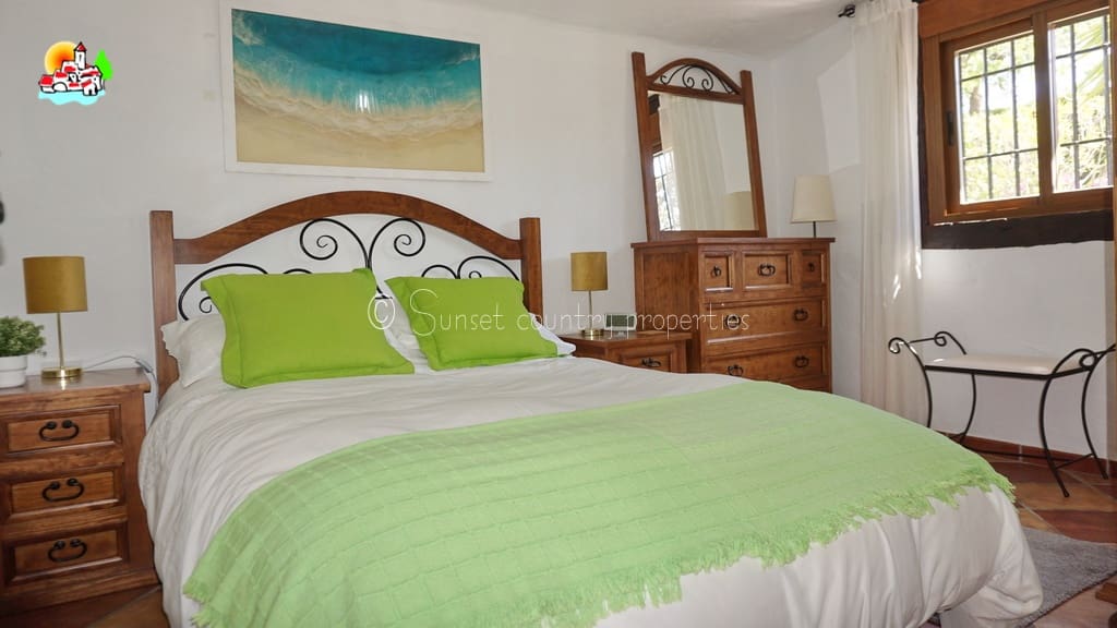 3 soveværelse Bungalow til salg i Loja med swimmingpool garage - € 224.950 (Ref: 9747362)