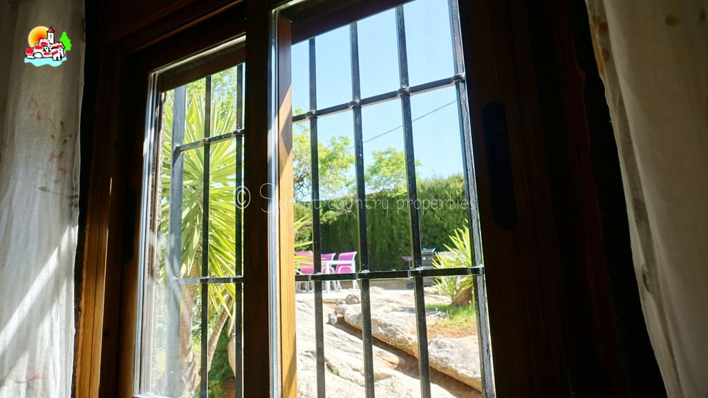 3 soveværelse Bungalow til salg i Loja med swimmingpool garage - € 224.950 (Ref: 9747362)