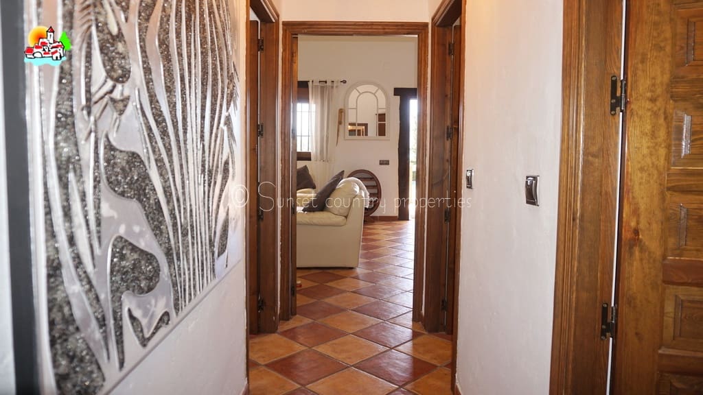 3 soveværelse Bungalow til salg i Loja med swimmingpool garage - € 224.950 (Ref: 9747362)