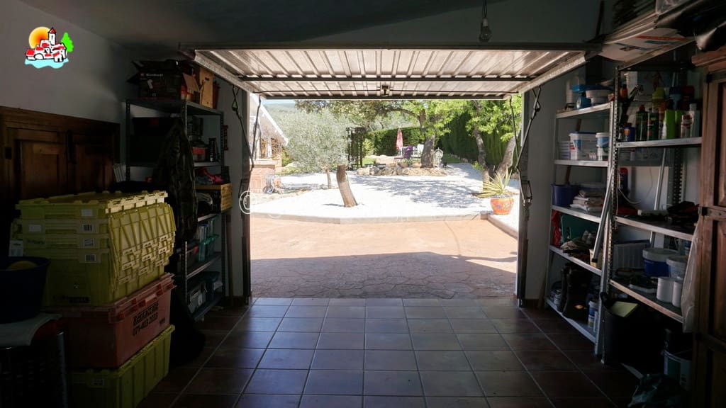 3 soveværelse Bungalow til salg i Loja med swimmingpool garage - € 224.950 (Ref: 9747362)