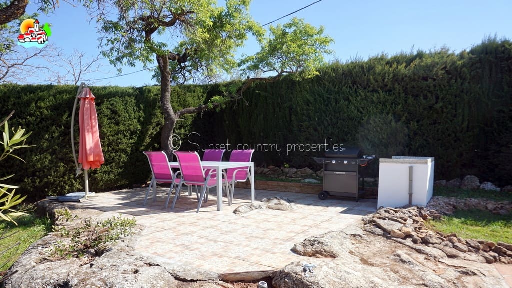 3 soveværelse Bungalow til salg i Loja med swimmingpool garage - € 224.950 (Ref: 9747362)