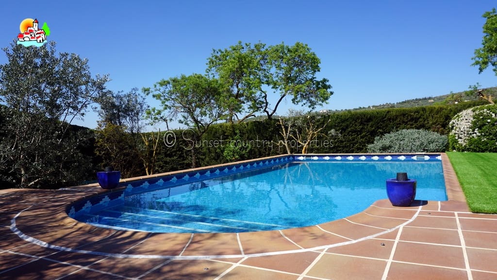 3 soveværelse Bungalow til salg i Loja med swimmingpool garage - € 224.950 (Ref: 9747362)