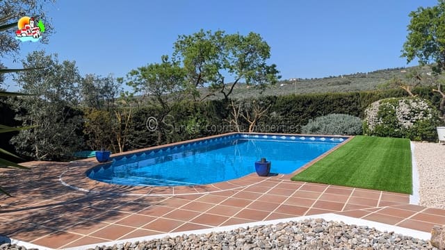 3 soveværelse Bungalow til salg i Loja med swimmingpool garage - € 224.950 (Ref: 9747362)