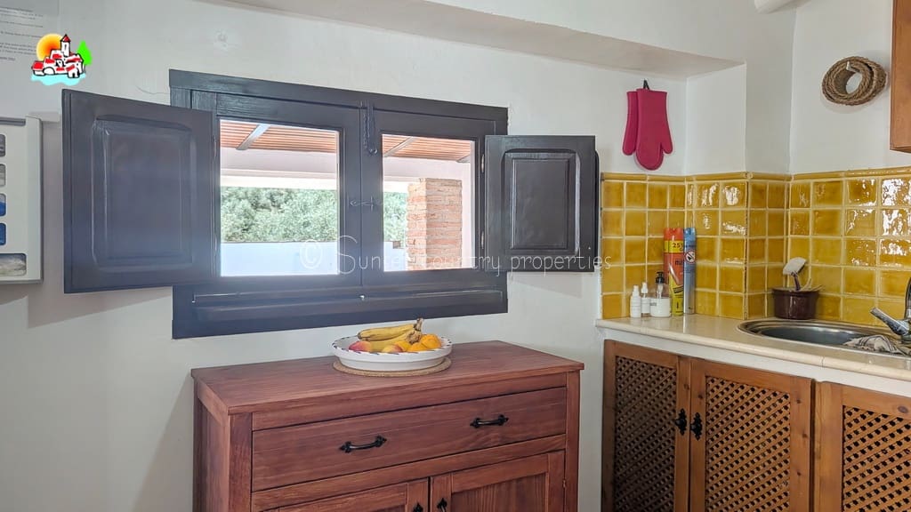 Finca/Casa Rural de 6 habitaciones en Iznájar en venta con piscina garaje - 449.950 € (Ref: 9877023)