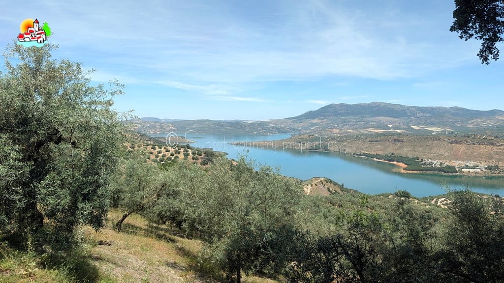 Finca/Casa Rural de 6 habitaciones en Iznájar en venta con piscina garaje - 449.950 € (Ref: 9877023)