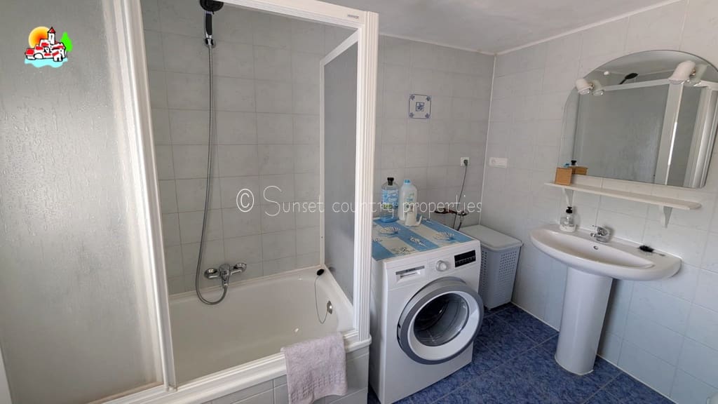 3 bedroom Finca/Country House for sale in Loja with pool garage - € 195,000 (Ref: 9912208)