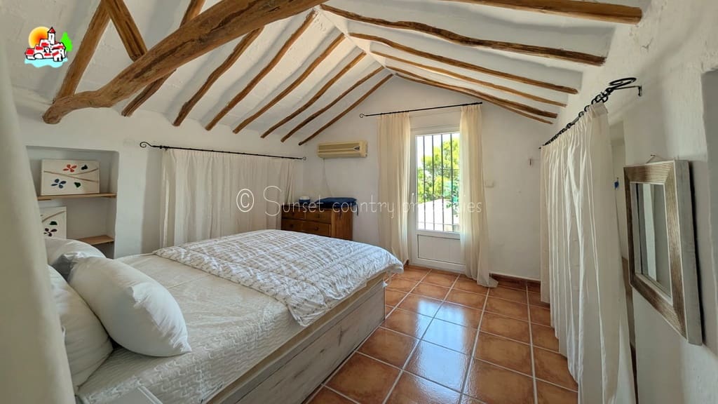 3 bedroom Finca/Country House for sale in Loja with pool garage - € 195,000 (Ref: 9912208)