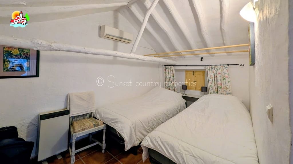 3 bedroom Finca/Country House for sale in Loja with pool garage - € 195,000 (Ref: 9912208)