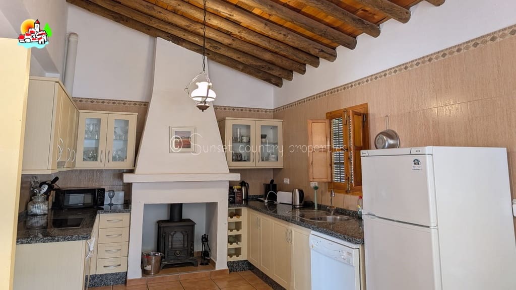 3 bedroom Finca/Country House for sale in Loja with pool garage - € 195,000 (Ref: 9912208)