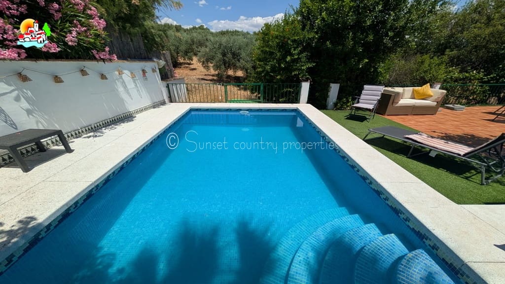 3 bedroom Finca/Country House for sale in Loja with pool garage - € 195,000 (Ref: 9912208)
