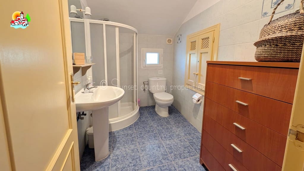 3 bedroom Finca/Country House for sale in Loja with pool garage - € 195,000 (Ref: 9912208)