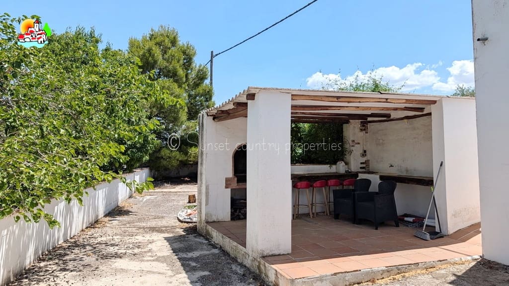 3 bedroom Finca/Country House for sale in Loja with pool garage - € 195,000 (Ref: 9912208)
